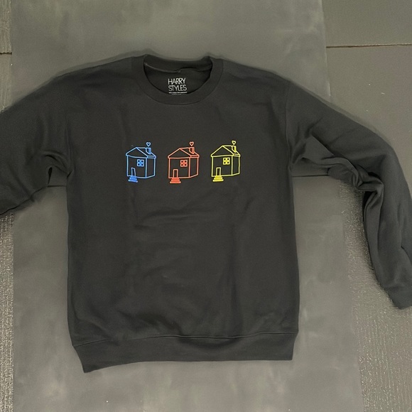 Harry’s House 2022 Love On Tour Amex Exclusive Crewneck - Picture 1 of 3